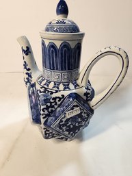#132 LARGE BLUE AND WHITE ANDREA SADEK TEAPOT