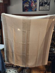 # 83 RETRO VINTAGE SIMMERY 48X48' TABLE TOPPER