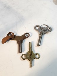 #134 3 ANTIQUE CLOCK KEYS