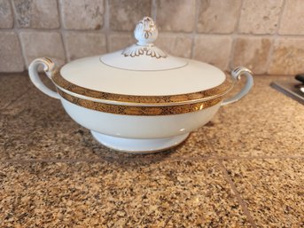 #73 NORATAKI GOLDKIN SERVING BOWL WITH LID