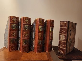 #114 LOT OF MAGAZINE HOLDER SHAPED LIKE ELEGANT BOOKS AND A BOOK BOX