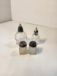 #171 LOT OF VINTAGE SALT ADN PEPPER SHAKERS
