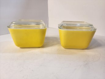 #9 2 Vintage Yellow Pyrex Refrigerator Containers With Lids