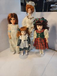 #69 4 Vintage Pretty Dolls On Stands