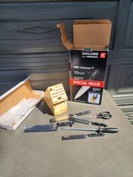 #101 New In Box Henckles Knife 7 Block Set