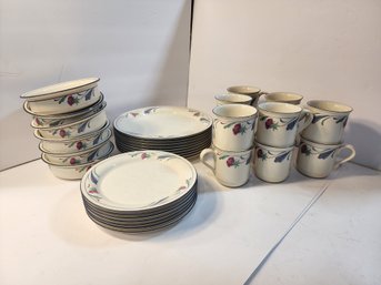 #62 Lenox Poppies On Blue Dinner Ware Set