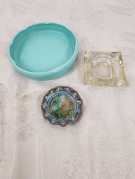 #12 LOT OF 3 VINTAGE ASHTRAYS INCLUDING PRETTY AQUA BLUE