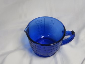#18 COBALT BLUE REAMER ANTIQUE VINTAGE HAZEL ATLAS 2 CUP MEASUREING PICTURE