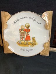 #10-3 HOLLY HOBBY 19763 MOTHERSDAY PLATE