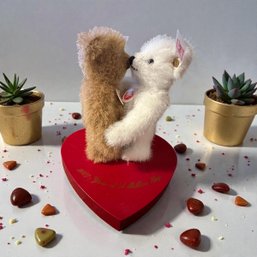 Steiff A Million Hugs Teddy Bear Set EAN 038389