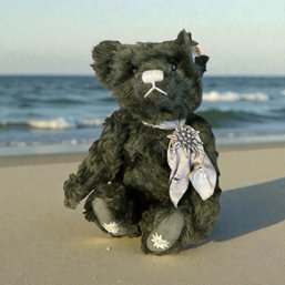 Steiff Edelweis Teddy Bear EAN 660139