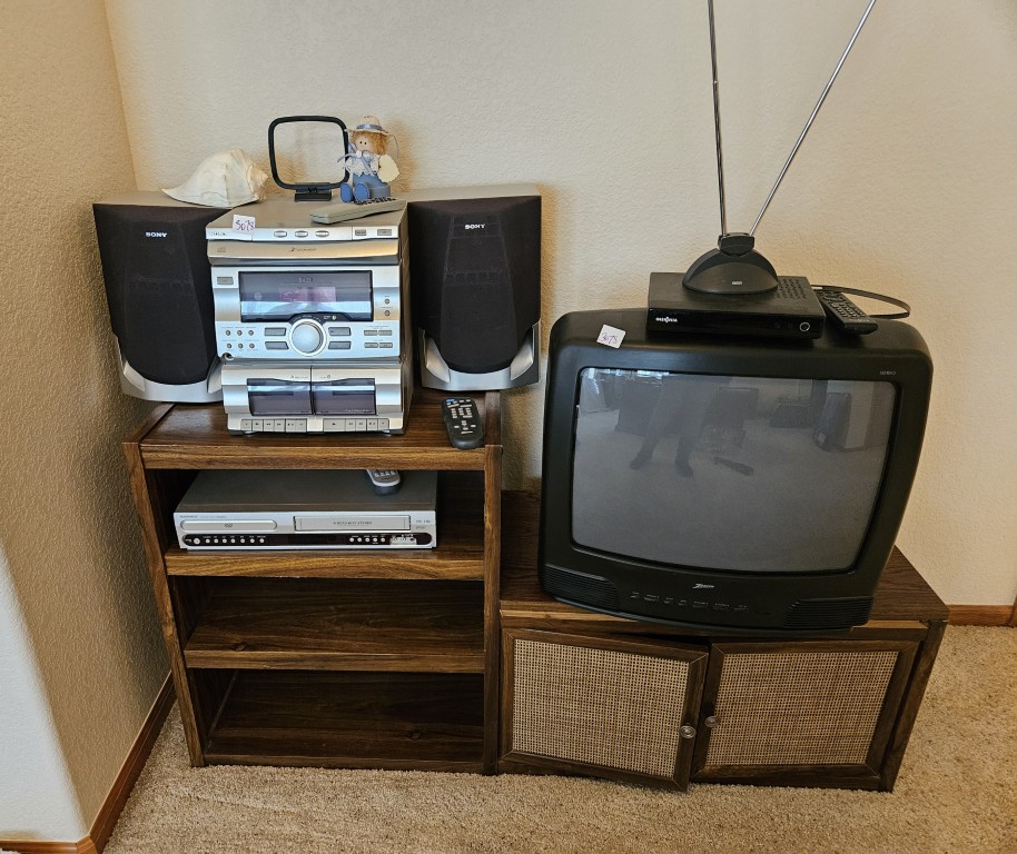Zenith TV, Sony Stereo System, Magnavox DVD/VHS Player #3078 