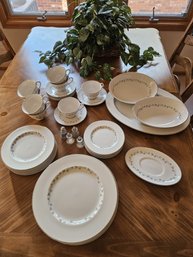 Vintage MCM Circa 1980 Royal Doulton England Cadence  T.c. 1007 Fine China- Service For 8