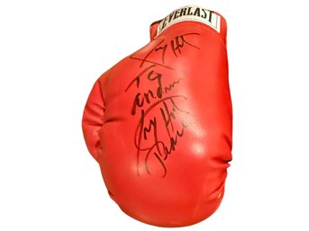 Larry Holmes Autographed Everlast Glove