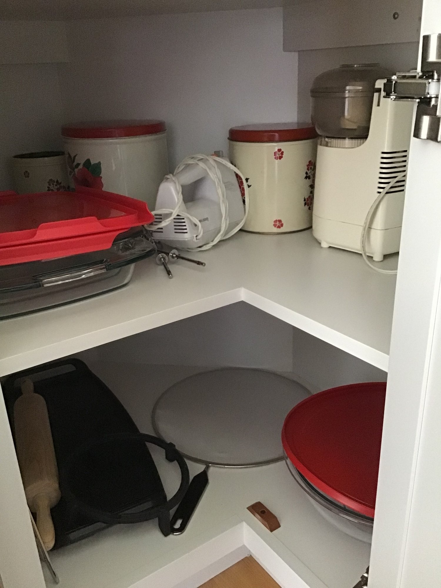 Assorted Kitchen Items #3227 | Auctionninja.com
