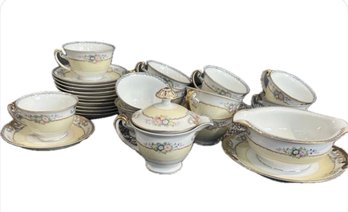 Meito China Japan Floral Teacups, Saucers, Cream, Sugar Set 24 