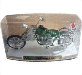 Rare Vintage Green 1971 Zee Toys The Chopped Hog Motorcycle & Display Case