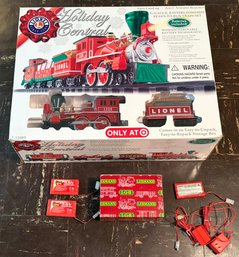 Lionel Holiday Central G-gauge Battery Powered Ready To Run Train Set - Box Included