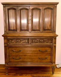 Thomasville Neoclassical French Style Solid Fruitwood 7-drawer Chest