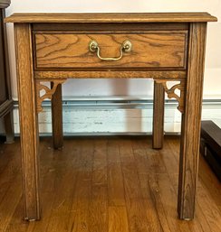 Thomasville Wooden End Table With Drawer