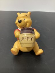 Walt Disney Classics Collection (WDCC) Winnie The Pooh And The Honey Tree