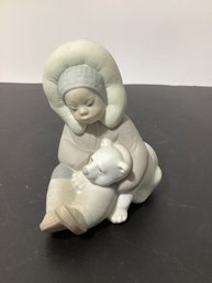 Lladro Daisa Eskimo Child With Polar Bear No. 1195