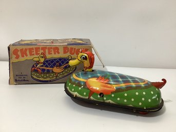 Vintage Lindstrom 'Skeeter Duck' Mechanical Tin Toy From The 1930s Or 1940s With Key