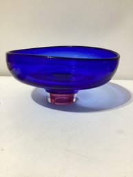 Kosta Boda  Signed By Artist Gran Wrff  Cobalt Blue And Magenta Art Glass Bowl