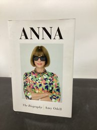 Anna Wintour. Biographical Book H/C