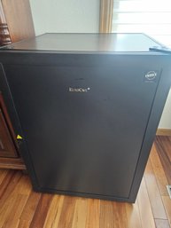 EuroCave Solid Door Wine Cooler, 26x27x37  Wooden Shelves