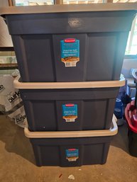 3 Large 30 Gallon Rubbermaid Totes With Lids