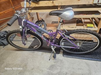 Purple Schwinn SX 2000 Mountain Bike.  Great Condition
