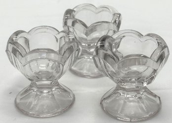 Uncan Miller Colonial H & J 2961 3 Open Pedestal Salt Dips