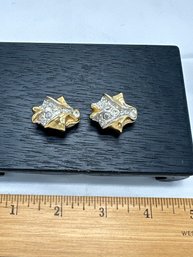 Vintage Gold Plated Ribbed Leaf With Clear Crystal Rhinestone Clip Earrings