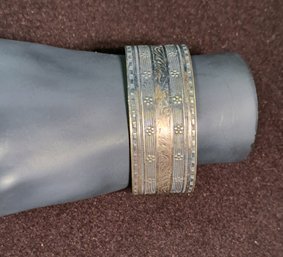 Cuff Style  Wrist Decor Size Small