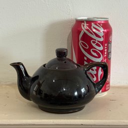 Mini Teapot 'Ming Tea Co.' VINTAGE Hartford, Connecticut