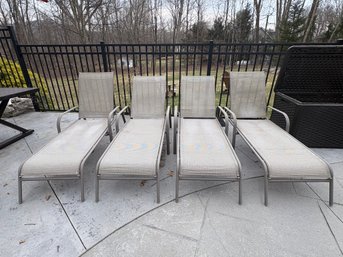 Set Of 4 Outdoor Patio Chaise Lounge Chairs With Accent Pillows