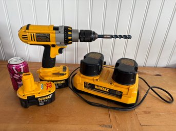 DEWALT DC930 14.4 Volt Cordless Drill/driver With Batteries & Charger
