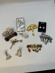 Collectible Cat Lot Of Jewelry 10 Pieces Sterling Paw Earrings