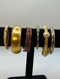 6 Piece Lot Of Collectible Costume Jewelry Bracelets