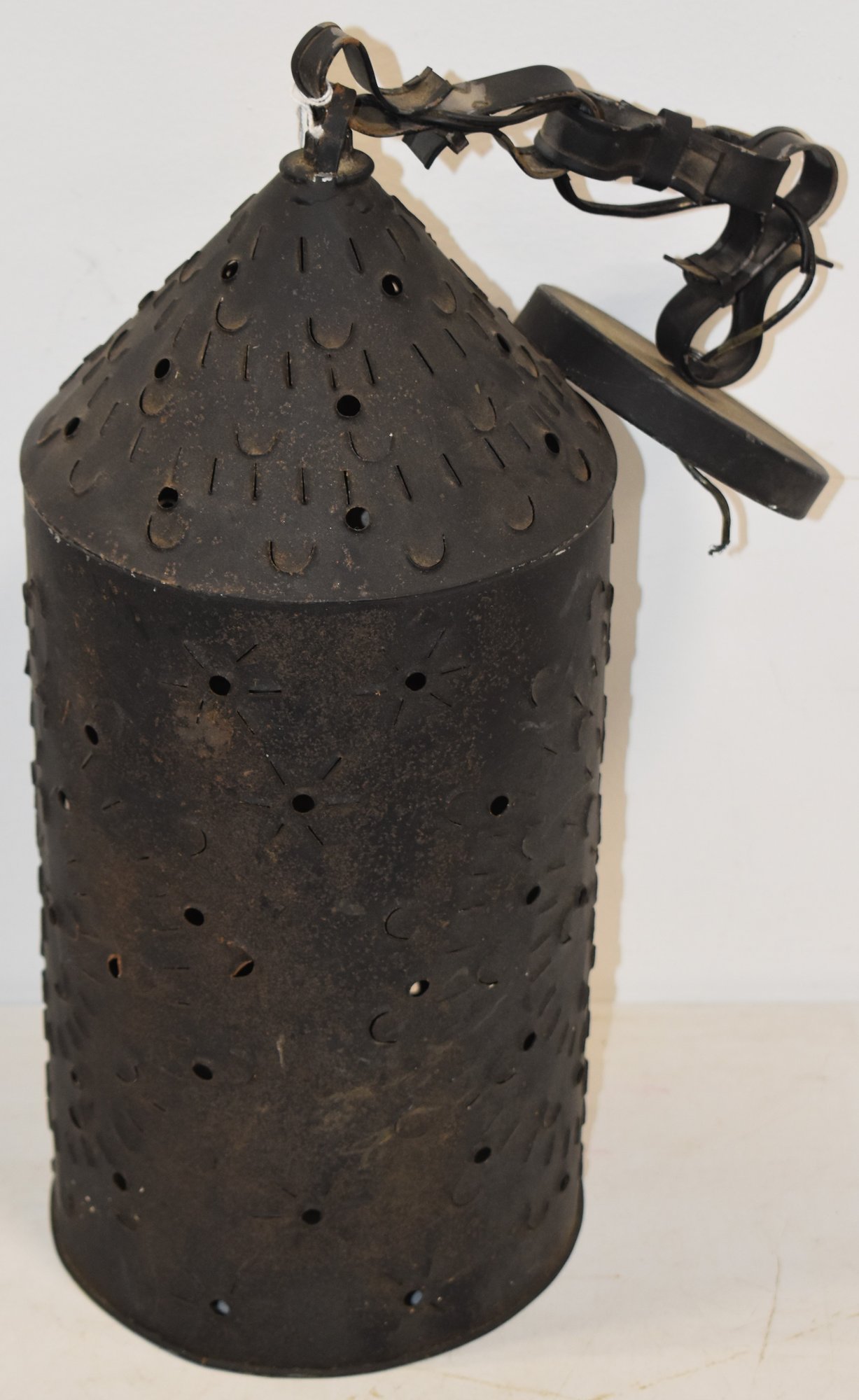 PIERCED TIN HANGING LAMP 6444