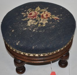 VICTORIAN FOOTSTOOL W/ NEEDLEWORK TOP