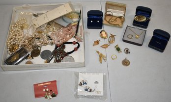 LOT OF ESTATE COSTUME JEWELRY