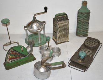 (8) VINTAGE GREEN HANDLED KITCHENWARE ITEMS