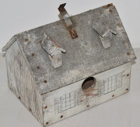 PRIMATIVE WOODEN BIRD HOUSE W/ METAL ROOF