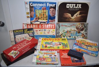 LOT VINTAGE BOARD GAMES