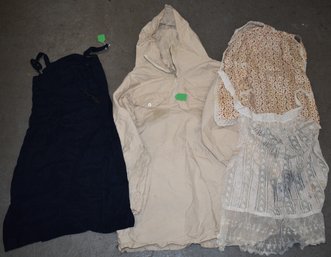 4 PC. VINTAGE CLOTHING LOT