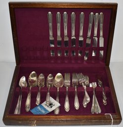 72 PC. WM. ROGERS SILVERPLATED FLATWARE SET W/ FITTED CASE