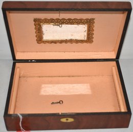 VINTAGE DECORATED WOODEN DRESSER BOX