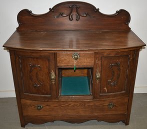 VICTORIAN OAK SIDEBOARD